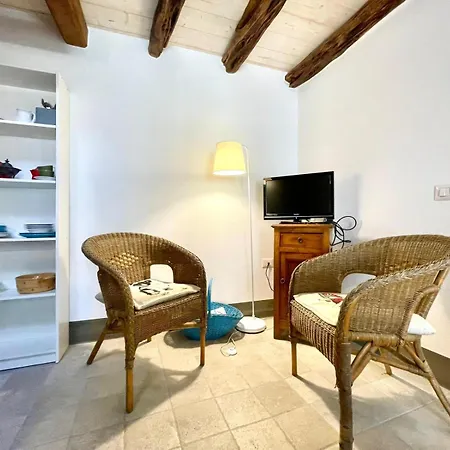 La Corte Del Carrubo & - Tiny House 巴里萨尔多