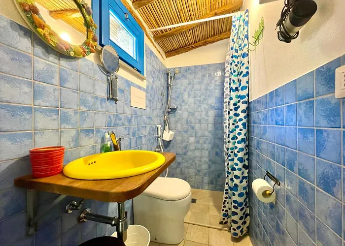 La Corte Del Carrubo & - Tiny House * Bari Sardo